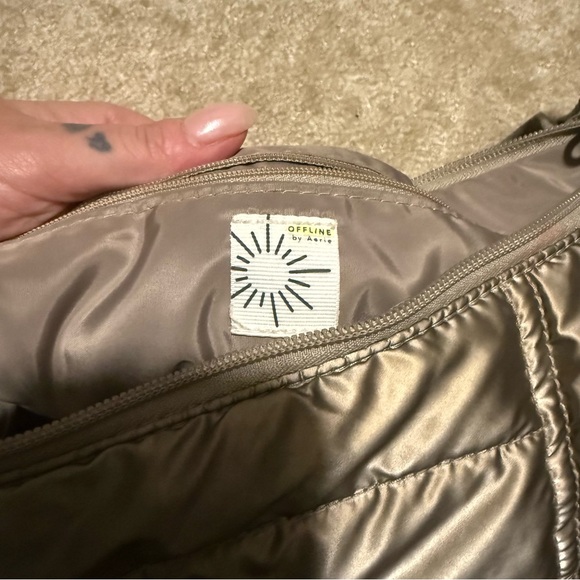 OFFLINE by aerie metallic puff love crescent bag - Picture 5 of 9